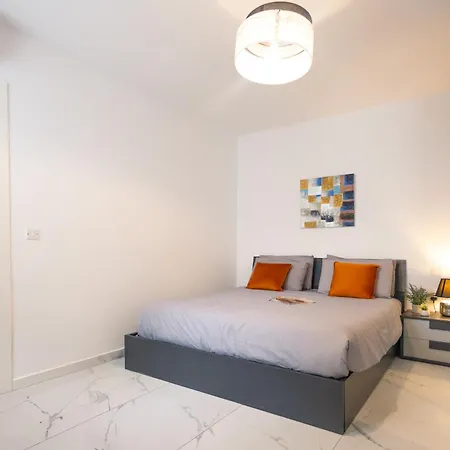 Spacious Modern 3-bedroom In Sliema, 2-min Walk To Seafront & Ferry * Gzira