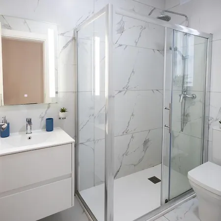 Spacious Modern 3-bedroom In Sliema, 2-min Walk To Seafront & Ferry