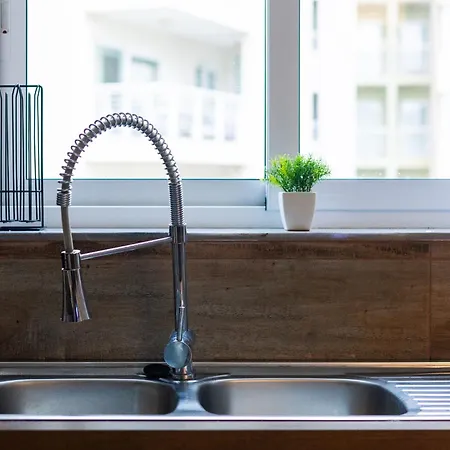 Spacious Modern 3-bedroom In Sliema, 2-min Walk To Seafront & Ferry Apartment