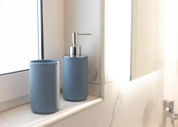 Spacious Modern 3-bedroom In Sliema, 2-min Walk To Seafront & Ferry Apartment *