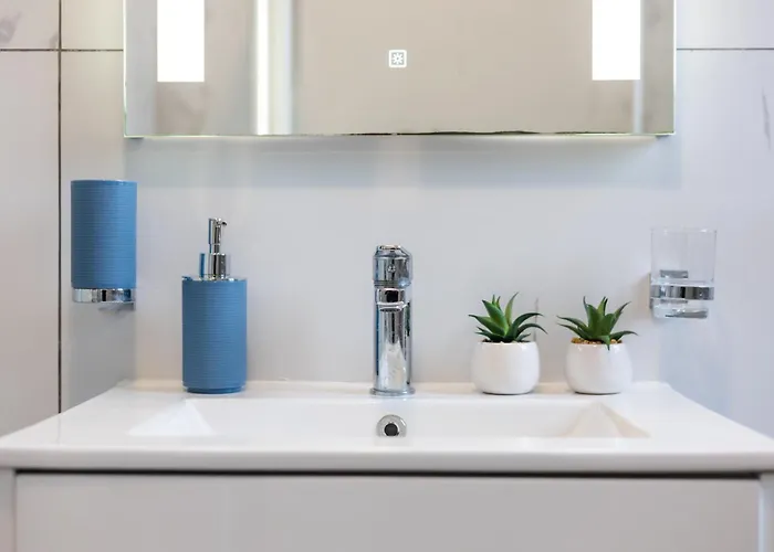 Spacious Modern 3-bedroom In Sliema, 2-min Walk To Seafront & Ferry * Gzira