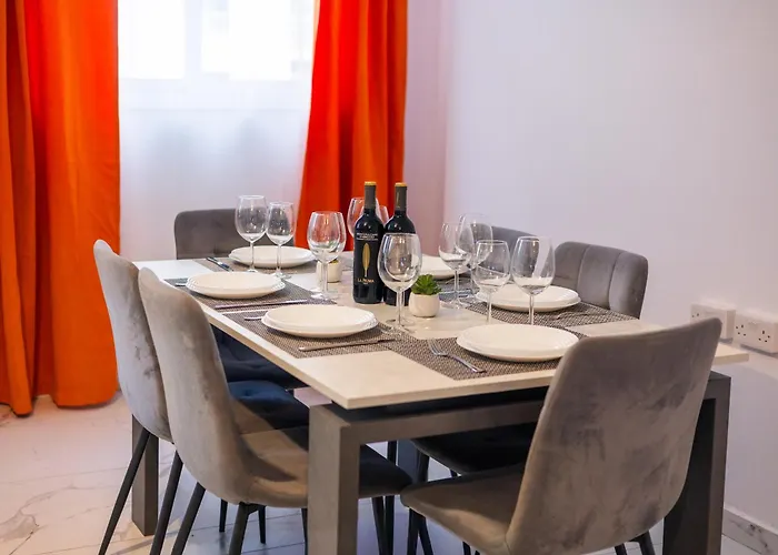 Apartment Spacious Modern 3-bedroom In Sliema, 2-min Walk To Seafront & Ferry Gzira