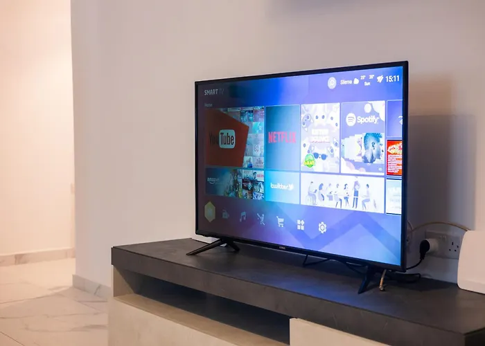 Spacious Modern 3-bedroom In Sliema, 2-min Walk To Seafront & Ferry * Gzira