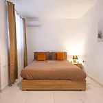 Spacious Modern 3-bedroom In Sliema, 2-min Walk To Seafront & Ferry شقة Gzira