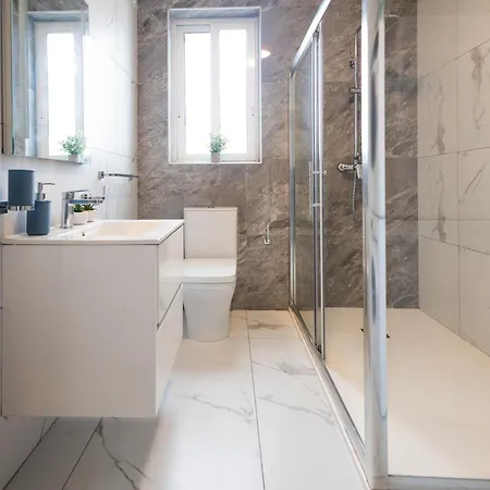 Spacious Modern 3-bedroom In Sliema, 2-min Walk To Seafront & Ferry Appartement *