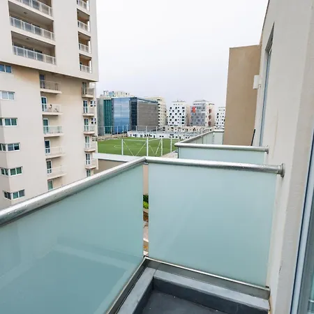 Appartement Spacious Modern 3-bedroom In Sliema, 2-min Walk To Seafront & Ferry *