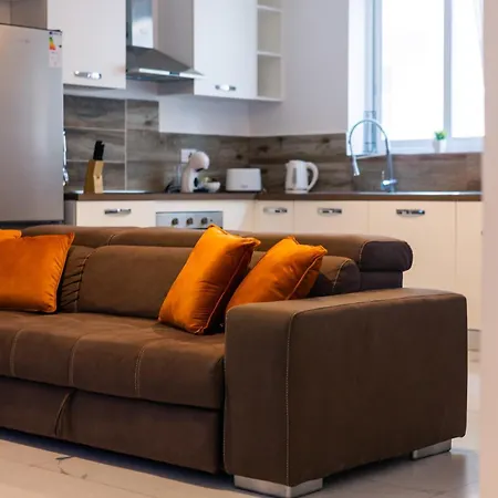 Spacious Modern 3-bedroom In Sliema, 2-min Walk To Seafront & Ferry *