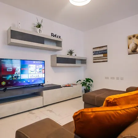Spacious Modern 3-bedroom In Sliema, 2-min Walk To Seafront & Ferry * Gzira