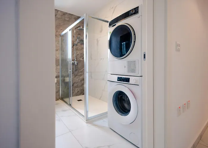 Spacious Modern 3-bedroom In Sliema, 2-min Walk To Seafront & Ferry Gzira