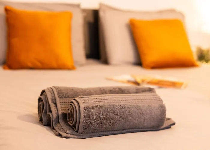 Spacious Modern 3-bedroom In Sliema, 2-min Walk To Seafront & Ferry Gzira